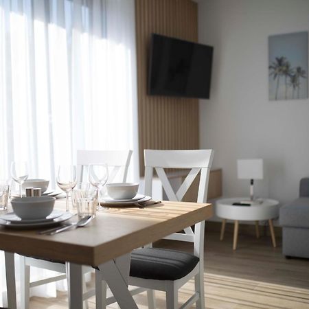 Willa Przy Porcie - Apartamenty Z Aneksami Kuchennymi Устка Экстерьер фото