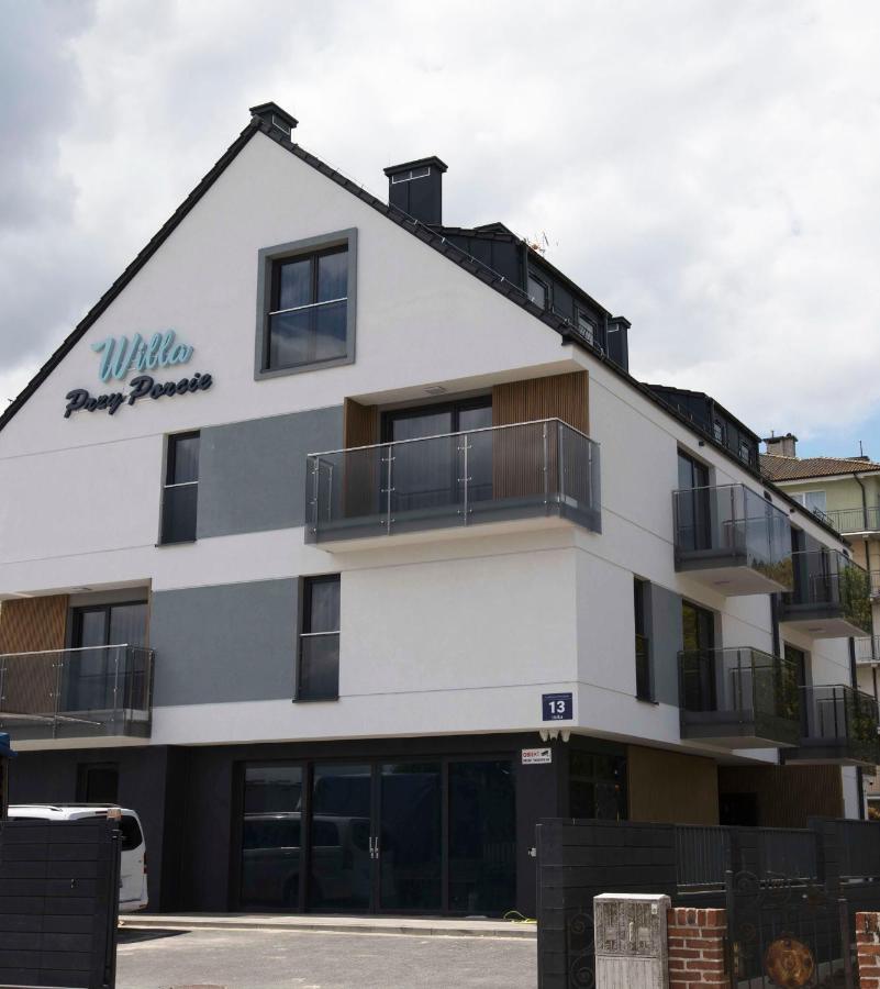 Willa Przy Porcie - Apartamenty Z Aneksami Kuchennymi Устка Экстерьер фото
