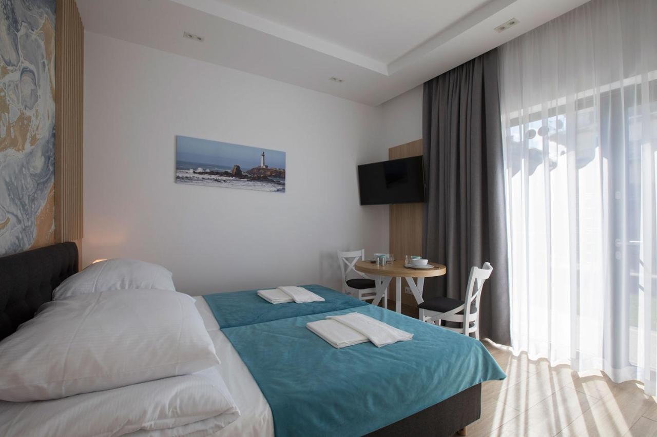 Willa Przy Porcie - Apartamenty Z Aneksami Kuchennymi Устка Экстерьер фото