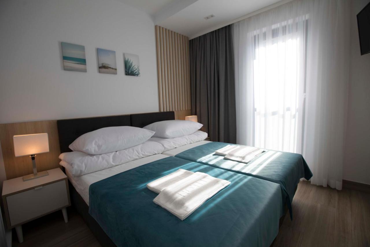 Willa Przy Porcie - Apartamenty Z Aneksami Kuchennymi Устка Экстерьер фото