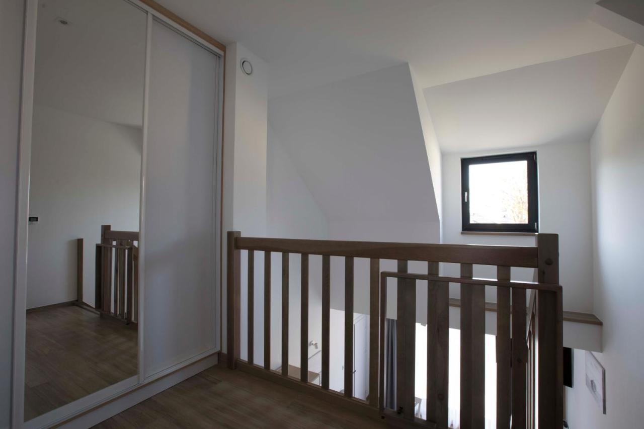 Willa Przy Porcie - Apartamenty Z Aneksami Kuchennymi Устка Экстерьер фото