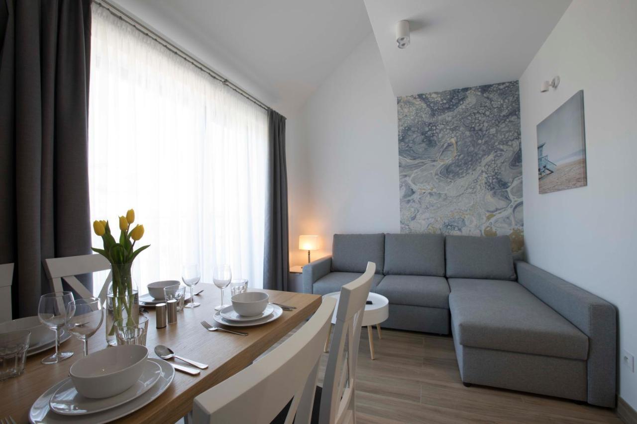 Willa Przy Porcie - Apartamenty Z Aneksami Kuchennymi Устка Экстерьер фото