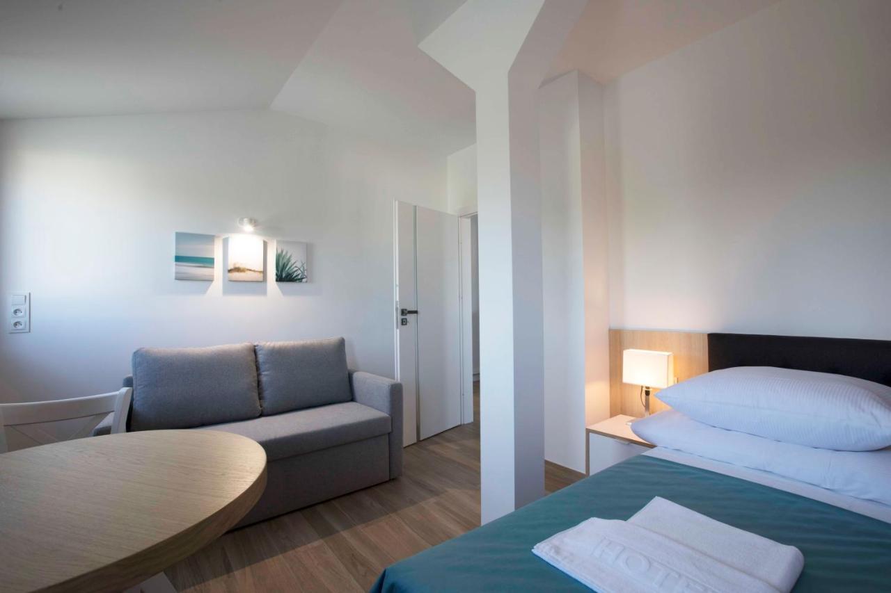 Willa Przy Porcie - Apartamenty Z Aneksami Kuchennymi Устка Экстерьер фото