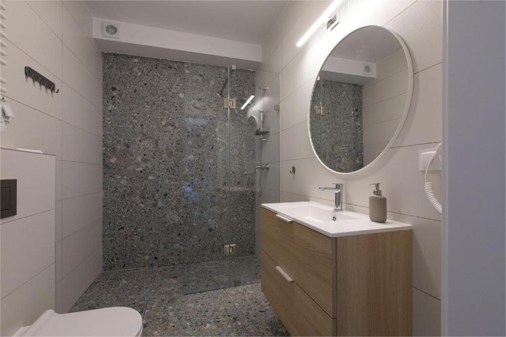 Willa Przy Porcie - Apartamenty Z Aneksami Kuchennymi Устка Экстерьер фото