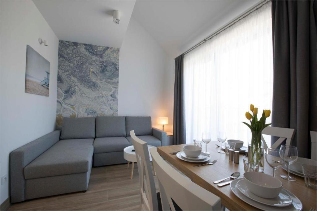 Willa Przy Porcie - Apartamenty Z Aneksami Kuchennymi Устка Экстерьер фото
